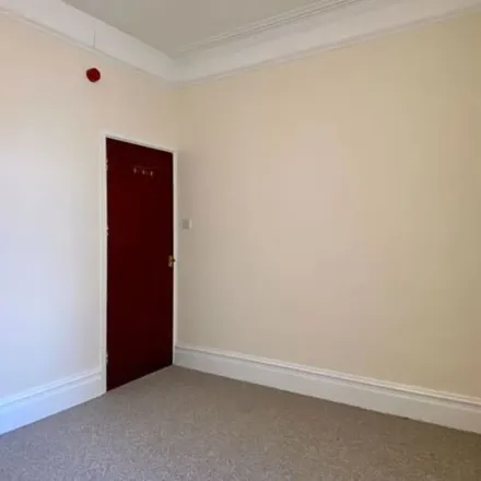 Image 2 - 12 Priorswood Road, Taunton, TA2 7PL, United Kingdom - Apartment for rent