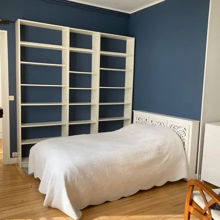 Rent this 2 bed apartment on 69 Rue de Fontenay in 94300 Vincennes, France
