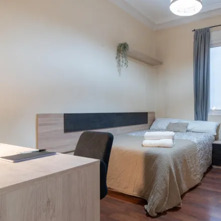 Rent this 5 bed room on bonÀrea in Paseo de las Delicias, 28045 Madrid