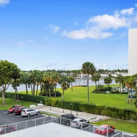 Image 6 - Optimus Barbell Club, Golfview Road, North Palm Beach, FL 33408, USA - Condo for sale