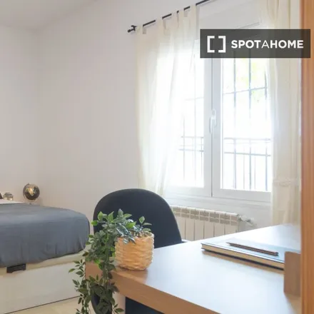 Rent this 5 bed room on Madrid in Aparcamiento disuasorio Colonia Jardín, Calle de Arenas de San Pedro