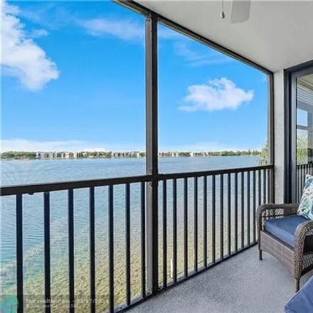 Image 2 - Lake Emerald Drive, Royal Palm Isles, Broward County, FL 33309, USA - Condo for sale