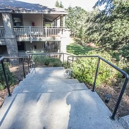 Buy this 1 bed condo on 36 Country Club Road in Hood River, OR 97031