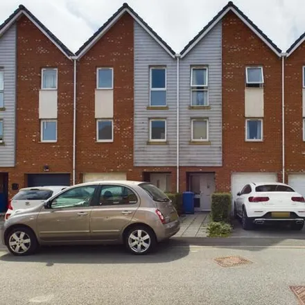 Buy this 4 bed townhouse on Poundlock Avenue in Hanley, ST1 3NS