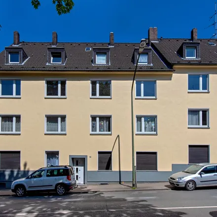 Rent this 3 bed apartment on Bocholder Straße 293 in 45356 Essen, Germany