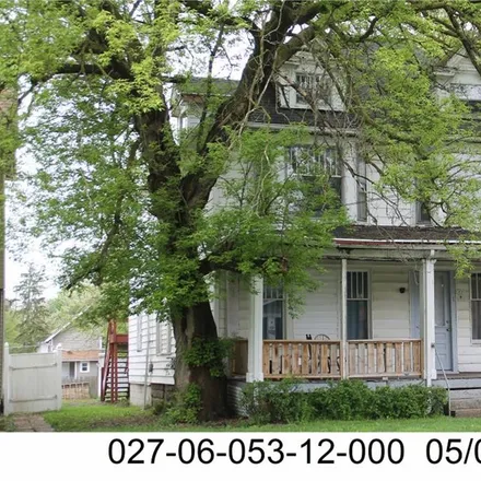 Buy this 6 bed apartment on 411 South Main Street in Mansfield, OH 44907