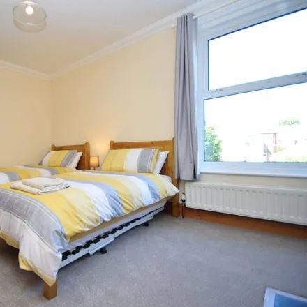 Rent this 2 bed townhouse on Worthing in BN11 4EW, United Kingdom