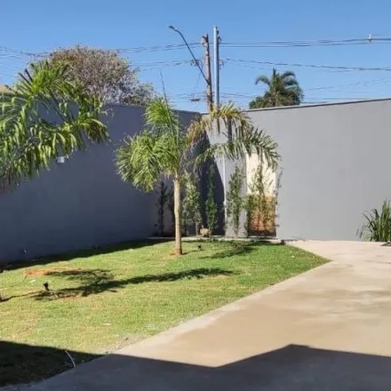 Buy this 3 bed house on Rua Clemente Pereira in Pampulha, Uberlândia - MG