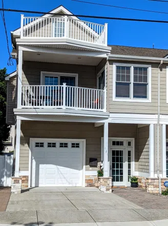 Buy this 3 bed loft on 121 Farragut Road in Wildwood Gables, Cape May County