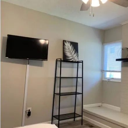 Rent this 3 bed condo on Wildwood in NJ, 08260