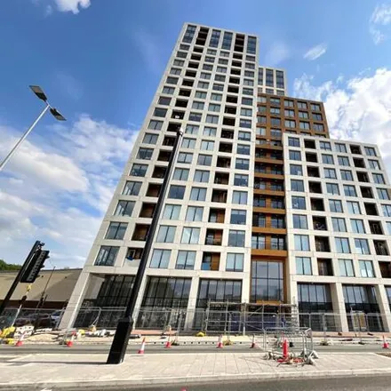 Image 7 - X1 The Gateway, Elmira Way, Salford, M5 3NW, United Kingdom - Apartment for sale