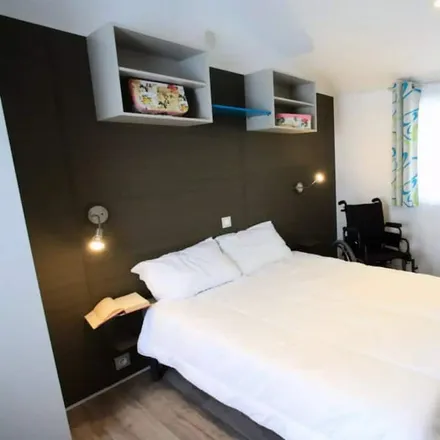 Rent this 2 bed house on La Tranche-sur-Mer in Rue de la Poste, 85360 La Tranche-sur-Mer