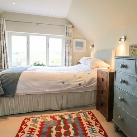Rent this 2 bed townhouse on Heyshott in GU29 0DX, United Kingdom