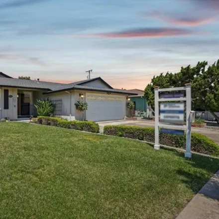 Buy this 3 bed house on 470 Chinook Lane in San Jose, CA 95123