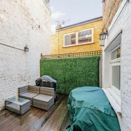 Image 4 - 147-149 Gloucester Terrace, London, W2 6DX, United Kingdom - Apartment for sale