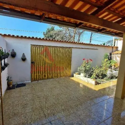 Buy this 5 bed house on Rua Getúlio Vargas in Juatuba - MG, 35675-000