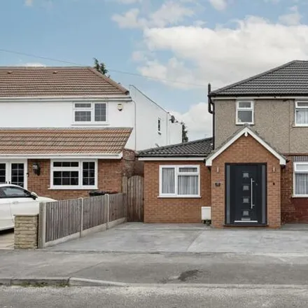 Buy this 4 bed duplex on Hatton Avenue in Slough, SL2 1NF