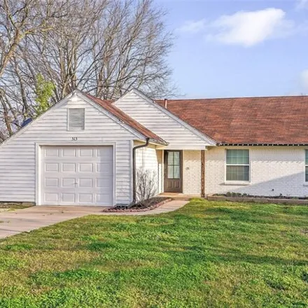 Buy this 3 bed house on 599 West Ryan Street in Catoosa, Rogers County