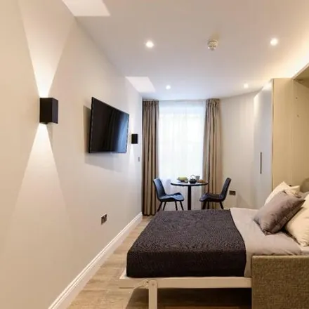 Rent this studio apartment on 42-43 Emperor's Gate in London, SW7 4HJ