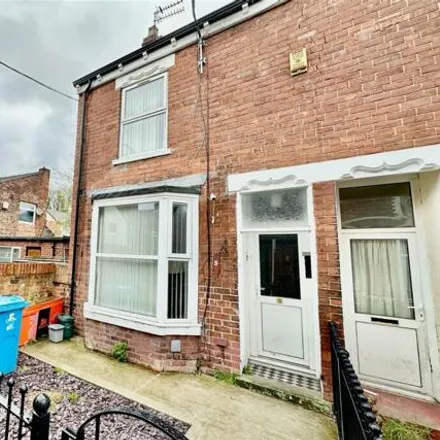 Buy this 2 bed townhouse on St. Catherines Court in Hull, HU5 1BG
