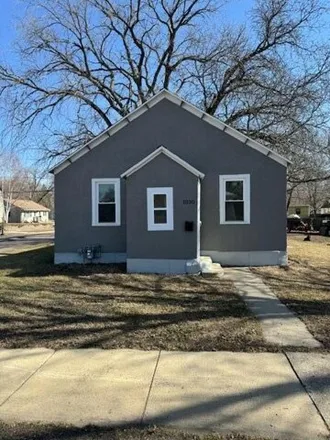 Buy this 2 bed house on 403 East 11th Street in Fairmont, MN 56031