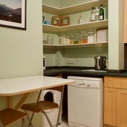 Image 2 - Harburn Hobbies, 67 Leith Walk, City of Edinburgh, EH7 4AQ, United Kingdom - Apartment for rent