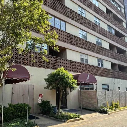 Buy this 2 bed condo on Lenox Place in Morningside Park, Memphis