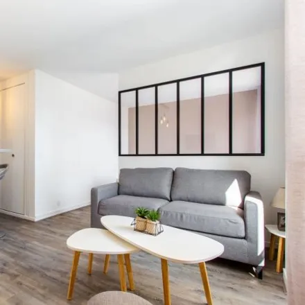 Image 3 - Paris, 10th Arrondissement, IDF, FR - Apartment for rent