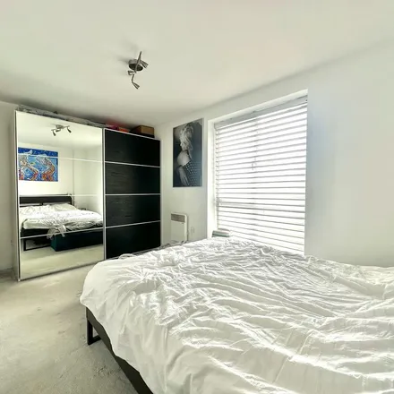 Image 3 - Young Prince, 448 Roman Road, Old Ford, London, E3 5LU, United Kingdom - Apartment for rent