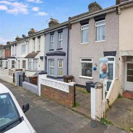 Buy this 3 bed townhouse on 31 Tennyson Road in Gillingham, ME7 5QH