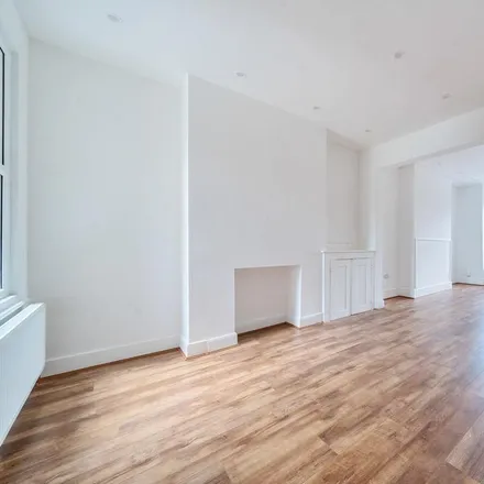Image 5 - 40 Coldershaw Road, London, W13 9DX, United Kingdom - Townhouse for rent