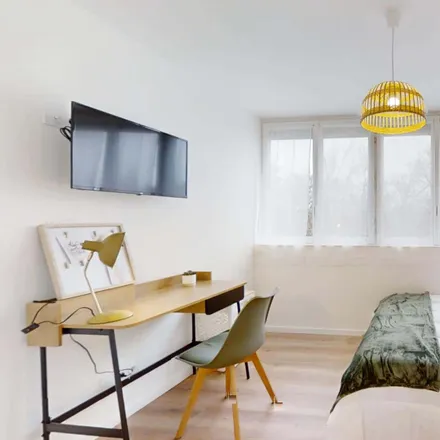 Rent this 3 bed room on Gardien in Résidence du Bois Saint-Louis, 44700 Orvault