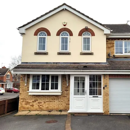 Rent this 4 bed house on Rawlings Court in Oadby, LE2 4UU