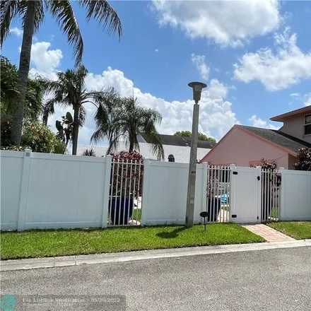Image 7 - 2384 Northwest 34th Way, Coconut Creek, FL 33066, USA - House for sale