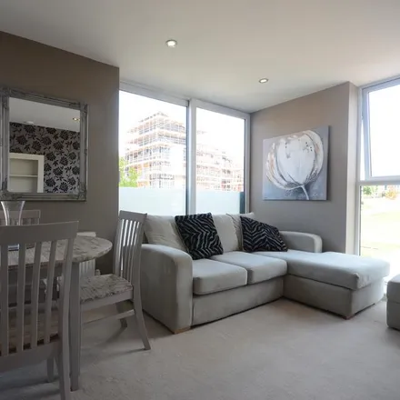 Rent this 1 bed apartment on 10 Midgham Way in Reading, RG2 0WW