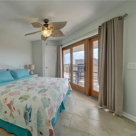 Image 8 - La Mirage Condominiums, 5973 State Highway 361, Port Aransas, TX 78373, USA - Condo for sale