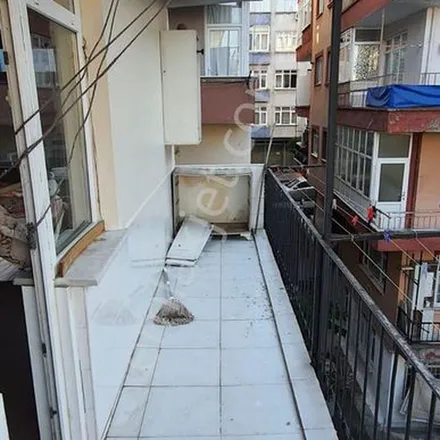 Rent this 2 bed apartment on Mahmudiye Sokağı in 34160 Güngören, Turkey