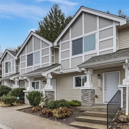 Buy this 2 bed condo on Lakemont Boulevard Southeast in Coal Creek, Bellevue