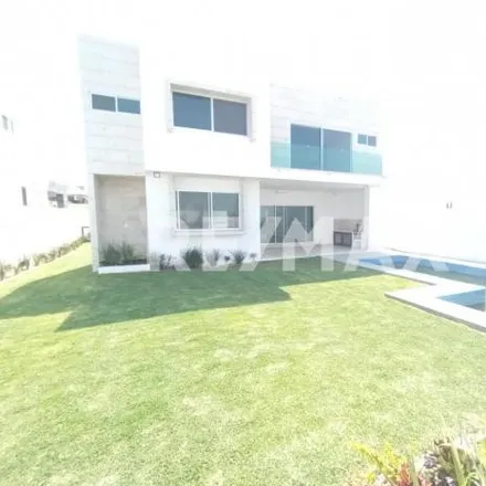 Buy this 5 bed house on unnamed road in Lomas de Cocoyoc, 62738