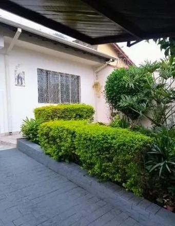 Buy this 4 bed house on Rua Umbelina Batista Amorim in Jardim Bela Vista, Mogi das Cruzes - SP