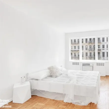 Image 6 - 167 EAST 67TH STREET 4C in New York - Apartment for sale