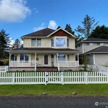Buy this 3 bed house on 1115 42nd Pl in Seaview, Washington