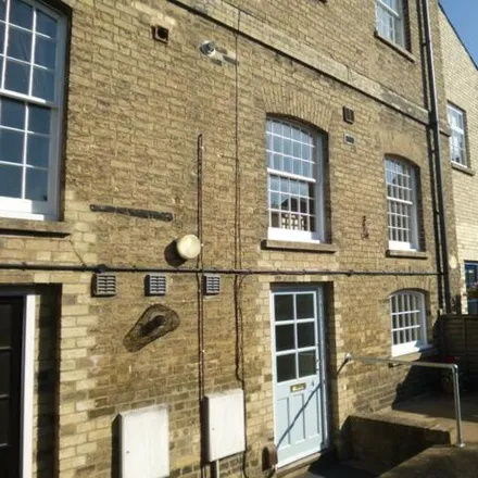 Rent this 1 bed house on 27 Russell Street in Cambridge, CB2 1HA