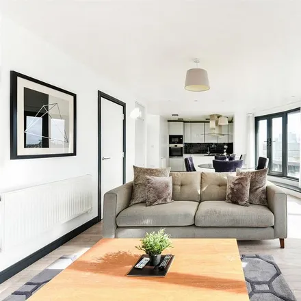 Image 2 - Marshgate House, 6 Bromehead Street, St. George in the East, London, E1 2PQ, United Kingdom - Apartment for rent