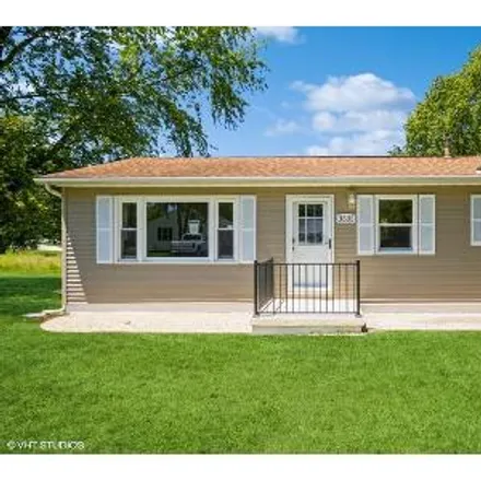 Buy this 2 bed house on 3411 South Skyline Avenue in Macon County, IL 62521