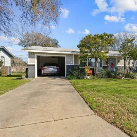 Image 4 - 818 Chevy Chase Drive, San Antonio, TX 78209, USA - House for sale