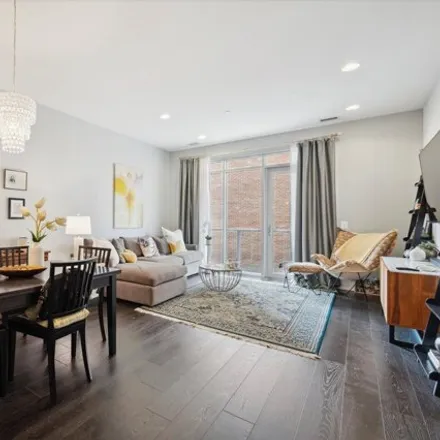 Image 3 - 110 Pine Street, Philadelphia, PA 19106, USA - Condo for sale