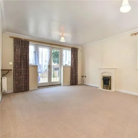 Image 2 - Sarum Road, Winchester, SO22 5FL, United Kingdom - Room for rent