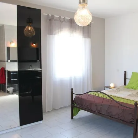 Rent this 4 bed house on Route d’Apt in 84400 Apt, France