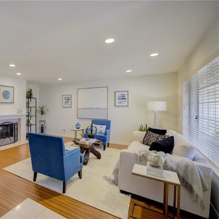 Image 3 - 18021 Delano Street, Los Angeles, CA 91316, USA - House for sale